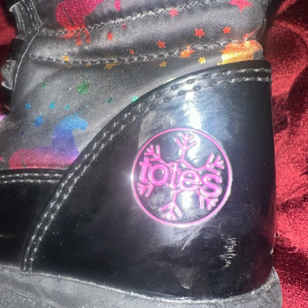 totes Black Kids Winter Boots with Rainbow Unicorns‎